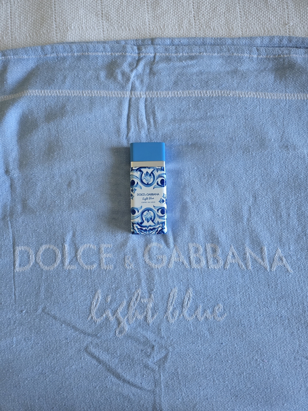 Dolce & Gabbana Light Blue Capri In Love Parfum - Blue & White